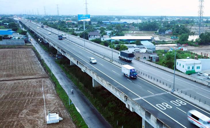 Cao tốc Trung Lương – Mỹ Thuận trước ngày thông xe
